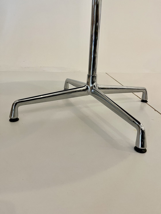 Image 1 of Vitra Eames Contract Tisch, schwarz, Ø 89
