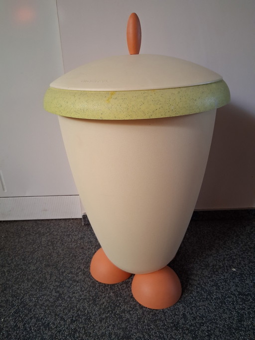 Gio Style, Memphis Style Wäschekorb, Mülleimer 1980