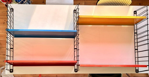 Vintage Tomado wandplanken – zwart metaal & gekleurde planken