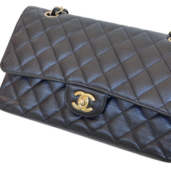 Chanel Classic Flap Medium – Crossbody bags, Calfskin (photo 16 of 17)