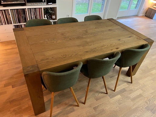 Massief houten eettafel en dressoir van Henders & Hazel