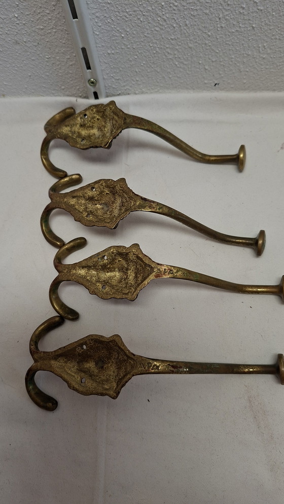 Image 1 of Set mit 4 Messing-Garderobenhaken mit Löwenkopf und je 2 Haken