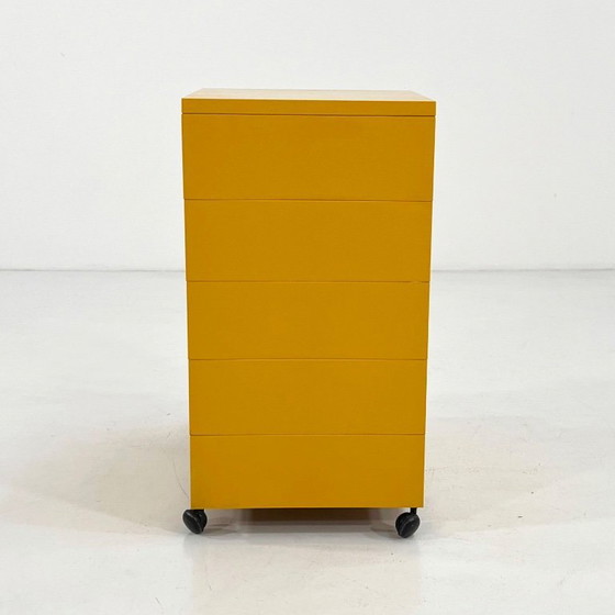 Image 1 of Commode à 5 tiroirs modèle 4601 sur roulettes, conçue par Simon Fussell pour Kartell, années 1970.