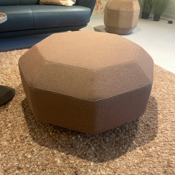 Image 1 of Pouf amuleto Leolux