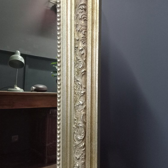 Miroir vintage dans un cadre à crête classique – Glass, Wood (photo 5 of 11)