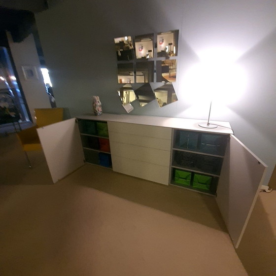 Image 1 of Dividi dressoir