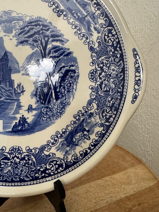 Image 1 of Plat de service Royal Sphinx « Cambridge, Old England » en parfait état