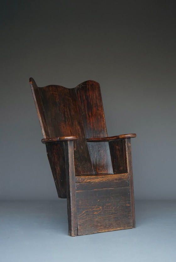 Image 1 of Chaise d'agneau ancienne en pin gallois, datant des années 1820
