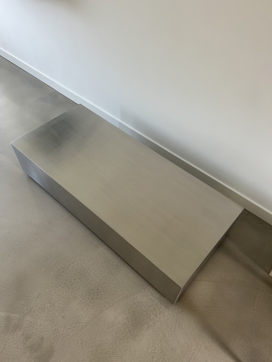 Image 1 of Table basse en acier inoxydable