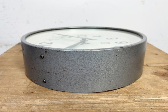 Image 1 of Grijze industriële fabriekswandklok van Chronotechna, jaren 50