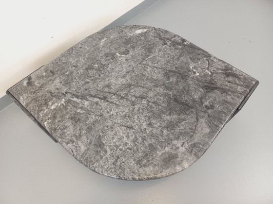Image 1 of Vintage grijze marmeren salontafel uit de jaren 70.