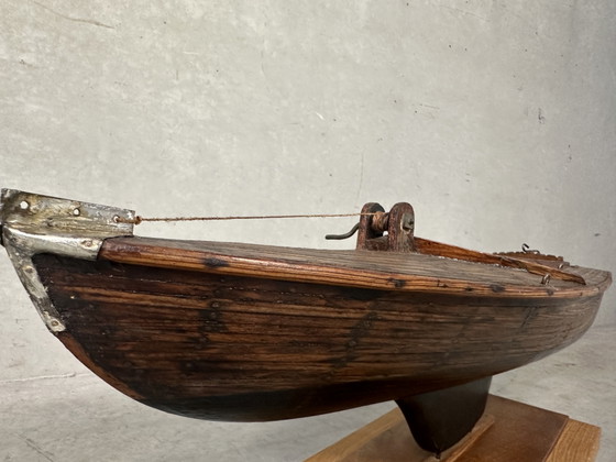 Image 1 of Antieke houten (model) boot - vijverjacht