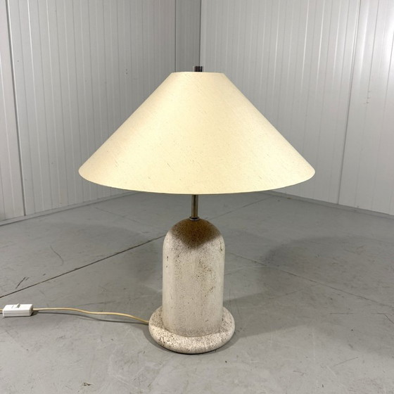 Image 1 of Lámpara de mesa italiana de travertino de mediados de siglo, década de 1960.