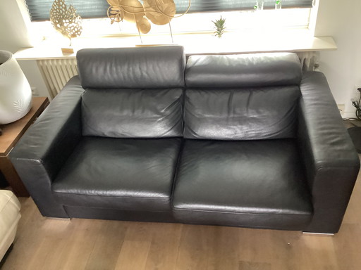 1x 2-seater sofa