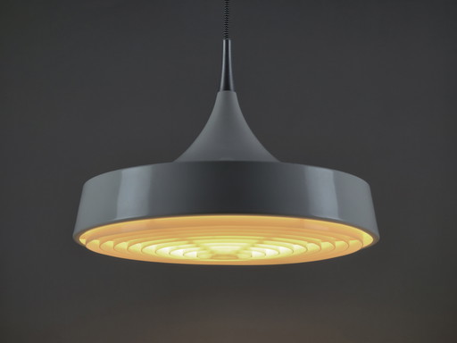 1970 Vintage VITRIKA Danish Modern Suspension Lamp - Lampe pendante scandinave avec diffuseur à lamelles.