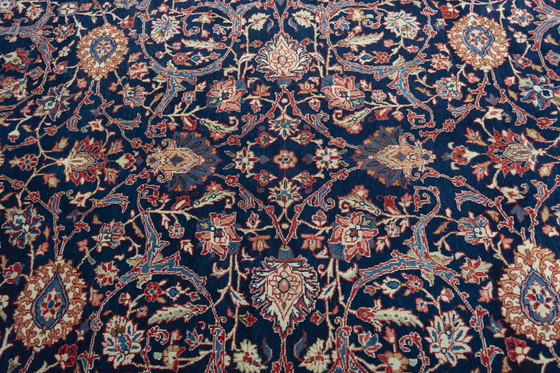 Image 1 of Handgeknüpfter Sarough Orientteppich – 310 x 215 cm – Traditionelles Floraldesign auf Dunkelblau