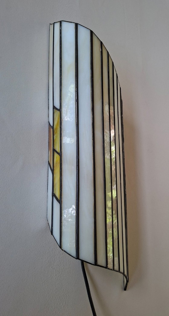Image 1 of Tiffany  wandlamp met gekleurd glas in zwart koperband  Art Deco