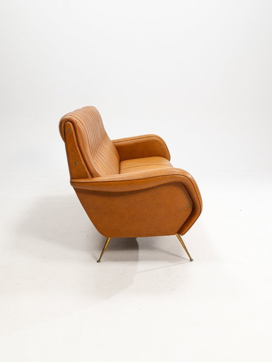 Image 1 of Dreisitzer-Sofa aus Skai-Holz mit Messingfüßen im Stil von Marco Zanuso, 1950er Jahre