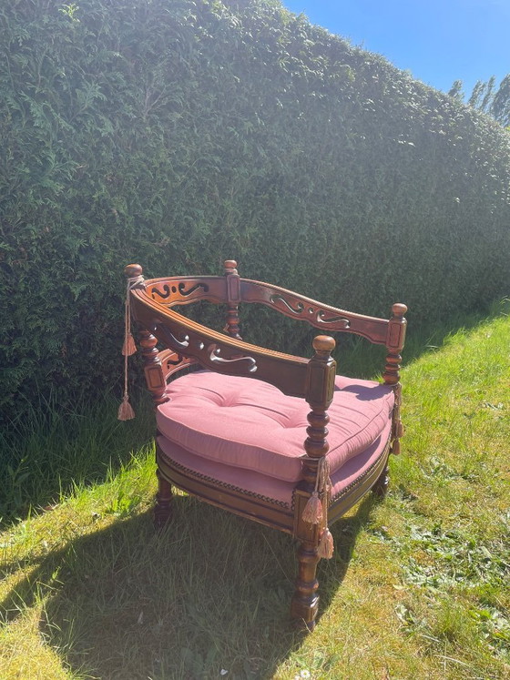 Image 1 of Fauteuil Giorgetti vintage sculpté à la main