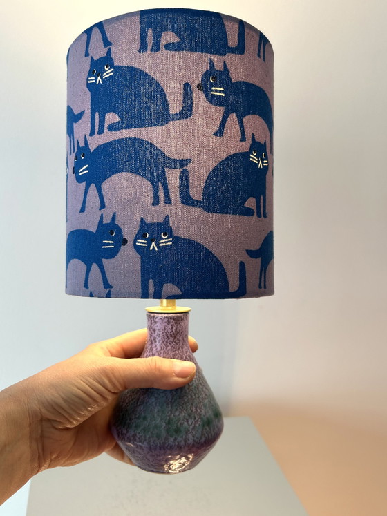 Image 1 of Bijzondere kleine tafellamp, gemaakt van gerecycled keramiek uit een atelier uit de jaren 70.