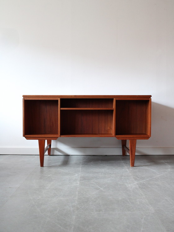 Image 1 of Bureau vintage danois indépendant en teck