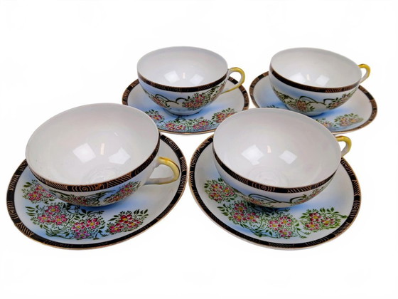 Image 1 of Tasses et soucoupes en porcelaine japonaise en forme de coquille d'œuf
