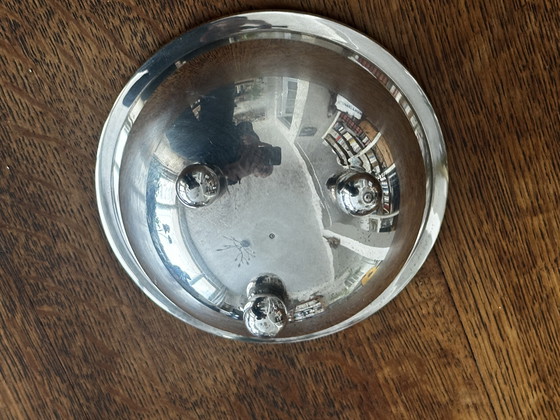 Image 1 of Dreibeinbecher aus silbernem Metall mit Perlenumrandung im Jean-Desprez-Stil