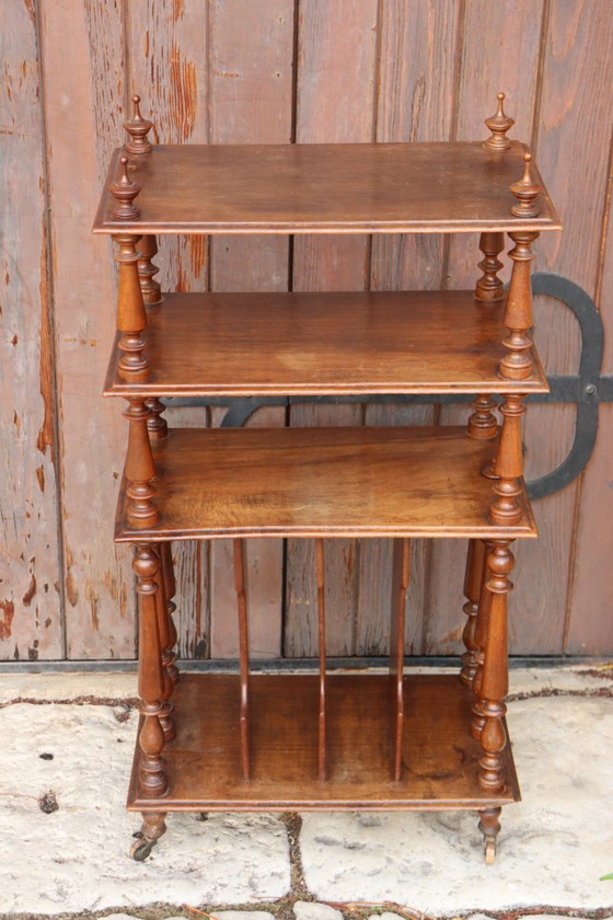 Image 1 of Etagère sur pieds début XXème siècle