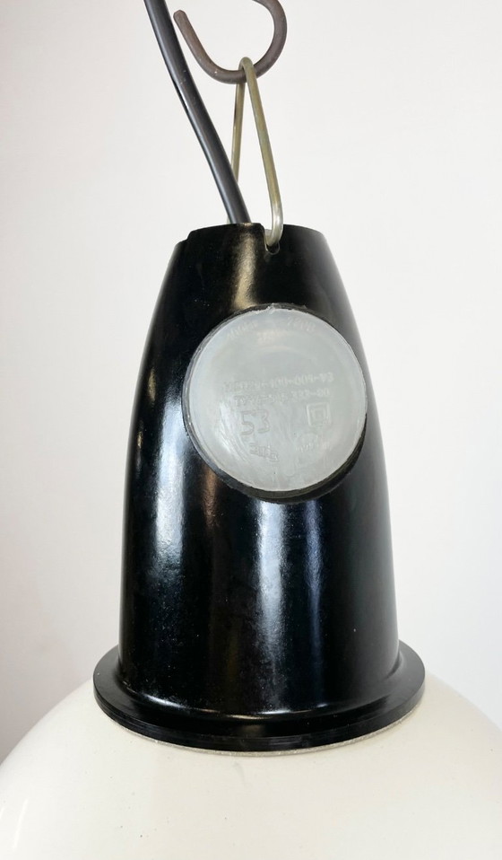 Image 1 of Suspension industrielle soviétique vintage en émail blanc, années 1960