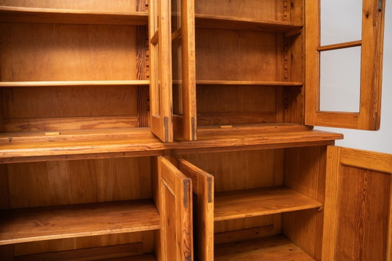 Monumentale grenenhouten boekenkast uit een schoolbibliotheek in Warschau, Polen, begin 20e eeuw. (photo 16 of 17)
