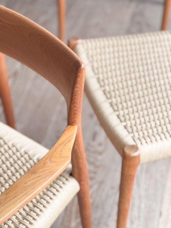 Image 1 of Mid Century Deense Teakhouten Eetkamerstoelen #57 & 77 door Niels O. Møller, J. L. Moller, Set van 8