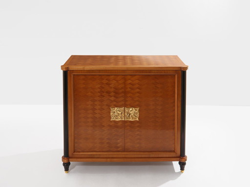 Meuble à deux portes Jules Leleu en bois de cerisier marqueté de bronze, 1940