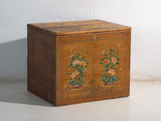 Baúl antiguo pintado en madera de pino – China, circa 1900 – Armarios de almacenamiento (photo 11 of 40)