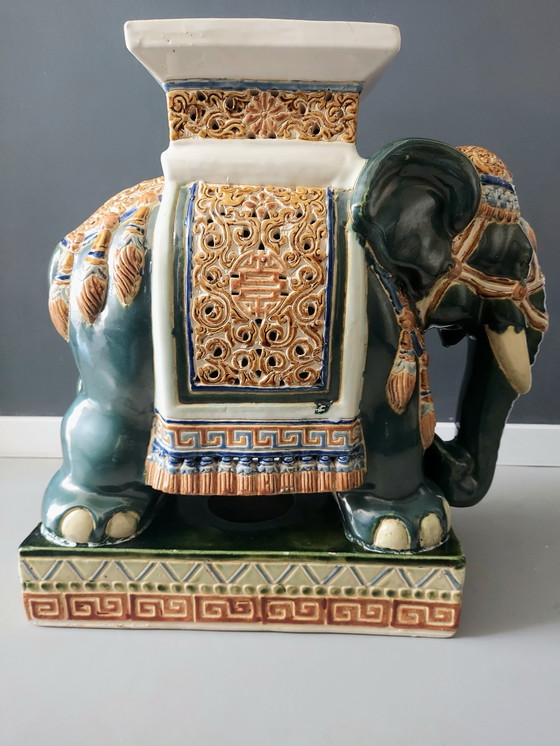 Image 1 of Table à plantes éléphant vintage en céramique XXL