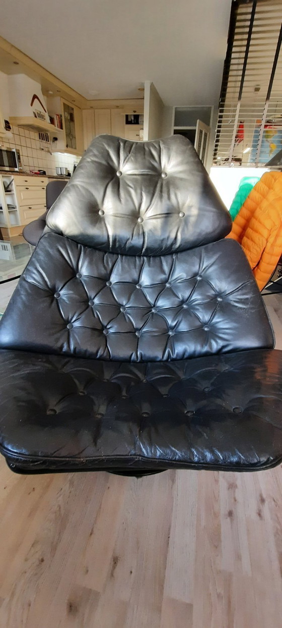 Image 1 of Fauteuil pivotant et repose-pieds Artifort