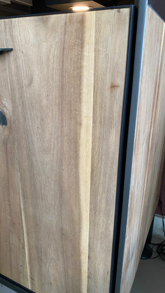 Credenza robusta in legno di acacia (240 cm) – Con illuminazione LED e ampio spazio – Credenze, Wood (photo 5 of 11)