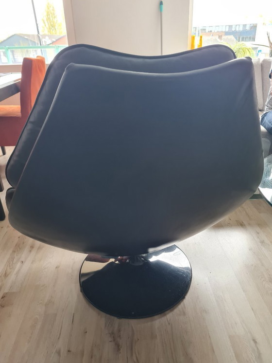 Image 1 of Fauteuil pivotant et repose-pieds Artifort