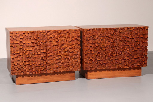 Coppia contemporanea di credenze brutaliste in legno massiccio