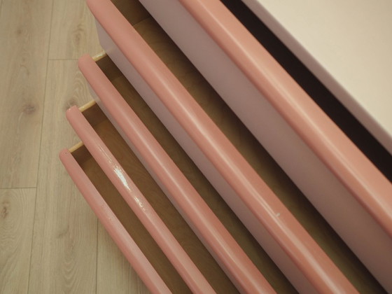 Dänische Kommode aus den 1970er Jahren in Rosa, vier Schubladen, Teakfurnier, massive Beine – Kommoden, Wood (photo 17 of 18)