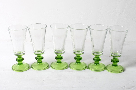 Set van 6 vintage groene sherryglazen op voet / zeldzame likeurflutes uit het midden van de 20e eeuw / Italië (photo 3 of 9)