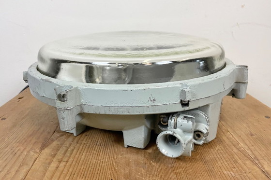 Image 1 of Applique ou plafonnier industriel en fonte d'aluminium d'Elektrosvit, années 1970