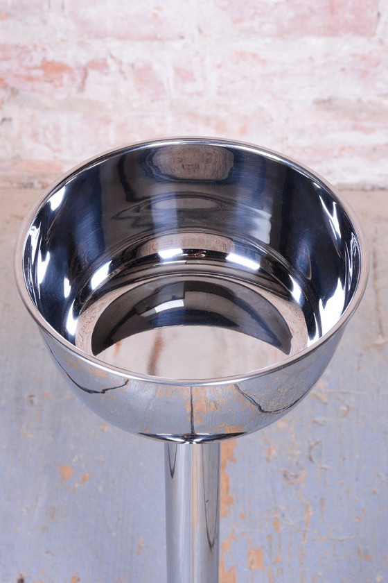 Restored Bauhaus Pedestal, Metal, Repolished, Czech, 1970s, Plant table, Chrome, Silver, Modern (photo 2 of 7)