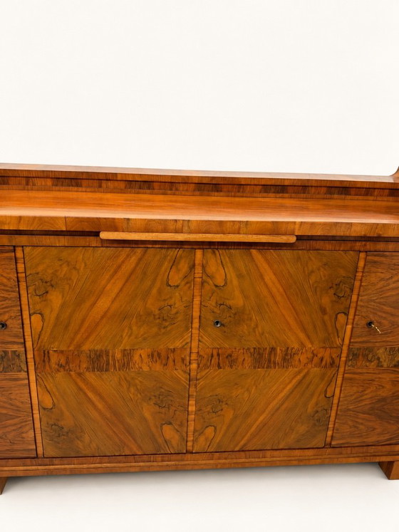 Credenze in legno con motivo a venatura geometrica, Marrone, Art Deco (foto 10 di 15)