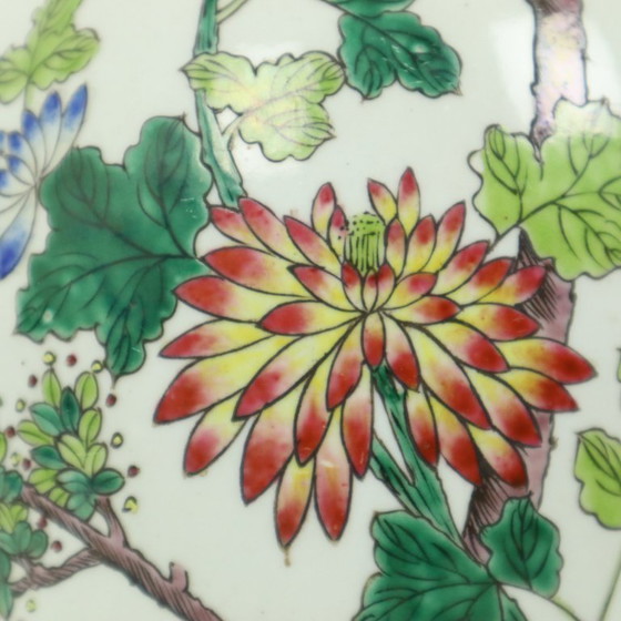 Image 1 of Florero de porcelana china Famille Rose