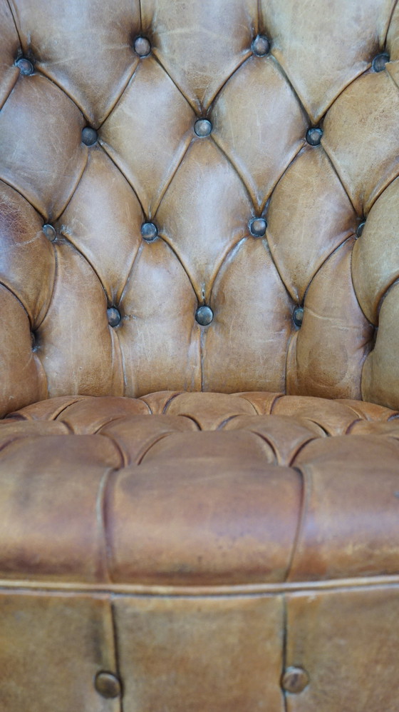 Image 1 of Fauteuil Chesterfield en peau de mouton