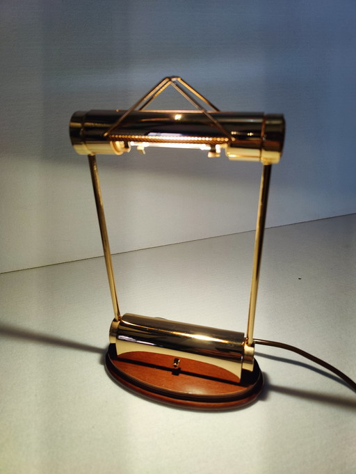 Lámpara de banquero trapezoidal de Cattaneo, de la década de 1970, en latón, Italia.