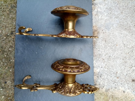 Pair of Baroque Brass Wall Hooks, Decorative Objects, Gold (photo 6 of 6)
