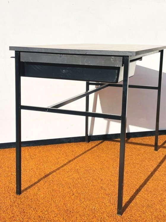 Image 1 of Piccola scrivania Junior Meurop [Vintage anni '60] Scrivania Guariche