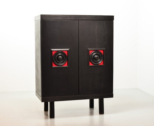 Highboard in brutalistische stijl van De Coene uit het midden van de 20e eeuw, zwart met rode accenten. België, jaren 60.