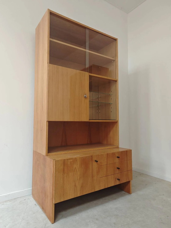 Armadio alto a due corpi di Drevotex Zamberk 1977 – Vetrine, Wood, Glass, Mid Century Modern (photo 2 of 12)
